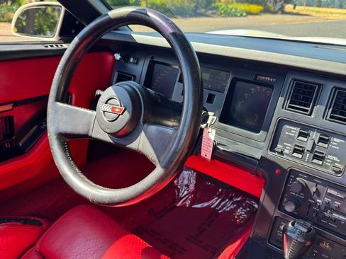 Used 1988 Chevrolet Corvette Convertible RWD image 20