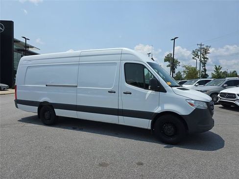 Used 2022 Mercedes-Benz Sprinter 2500 image 5