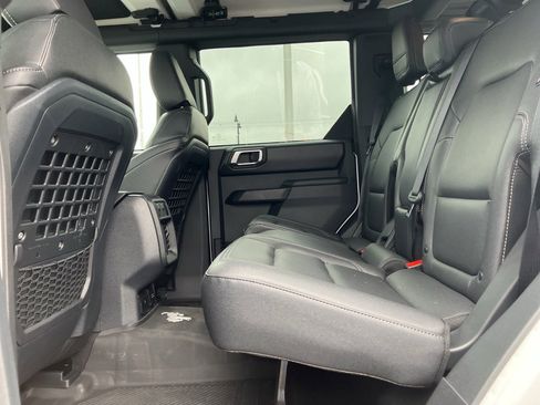 Used 2025 Ford Bronco Badlands image 29