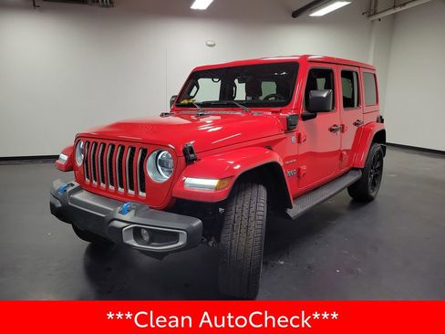 Used 2023 Jeep Wrangler Unlimited Sahara w/ Cold Weather Group AWD/4WD image 4