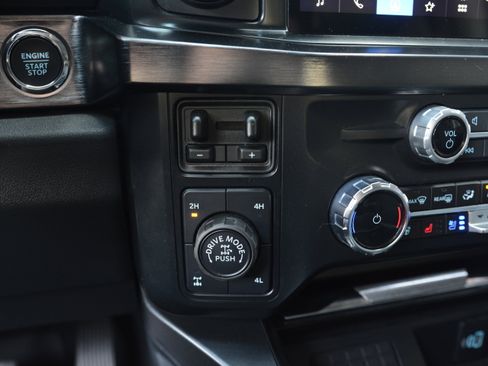 Used 2023 Ford F250 Lariat w/ Lariat Ultimate Package AWD/4WD image 24