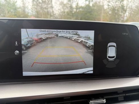 Used 2025 Kia Telluride LX FWD image 15