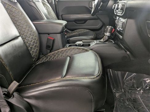 Used 2022 Jeep Wrangler Unlimited Sahara image 29