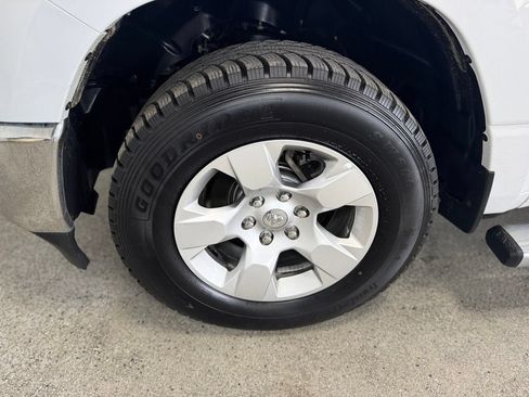 Used 2023 RAM 1500 Big Horn AWD/4WD image 29