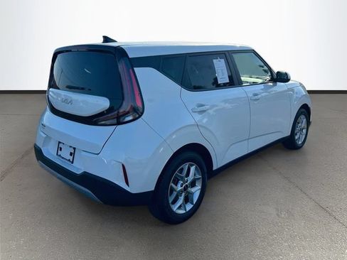 Used 2024 Kia Soul LX w/ Option Group 015 FWD image 25