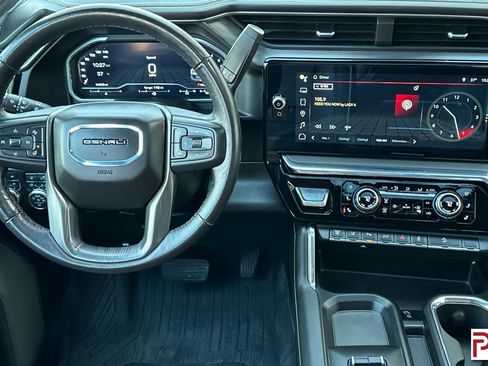 Used 2024 GMC Sierra 3500 Denali Ultimate image 17