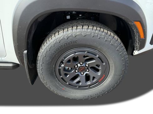 New 2026 Nissan Frontier PRO-4X w/ Pro-4x Convenience Package image 9