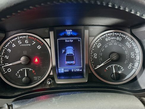 Used 2020 Toyota Tacoma TRD Sport w/ Technology Package image 19