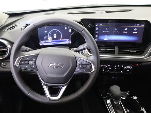 New 2026 Chevrolet Trax ACTIV w/ Sunroof Package FWD image 18