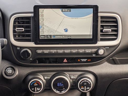 New 2025 Hyundai Venue Limited image 17