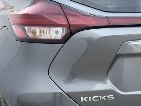 Used 2023 Nissan Kicks SV image 6