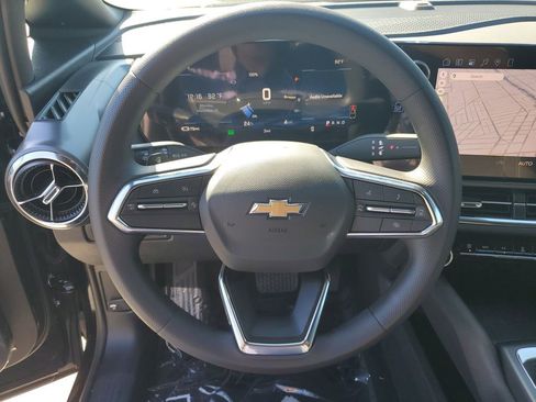 New 2026 Chevrolet Equinox EV LT image 25