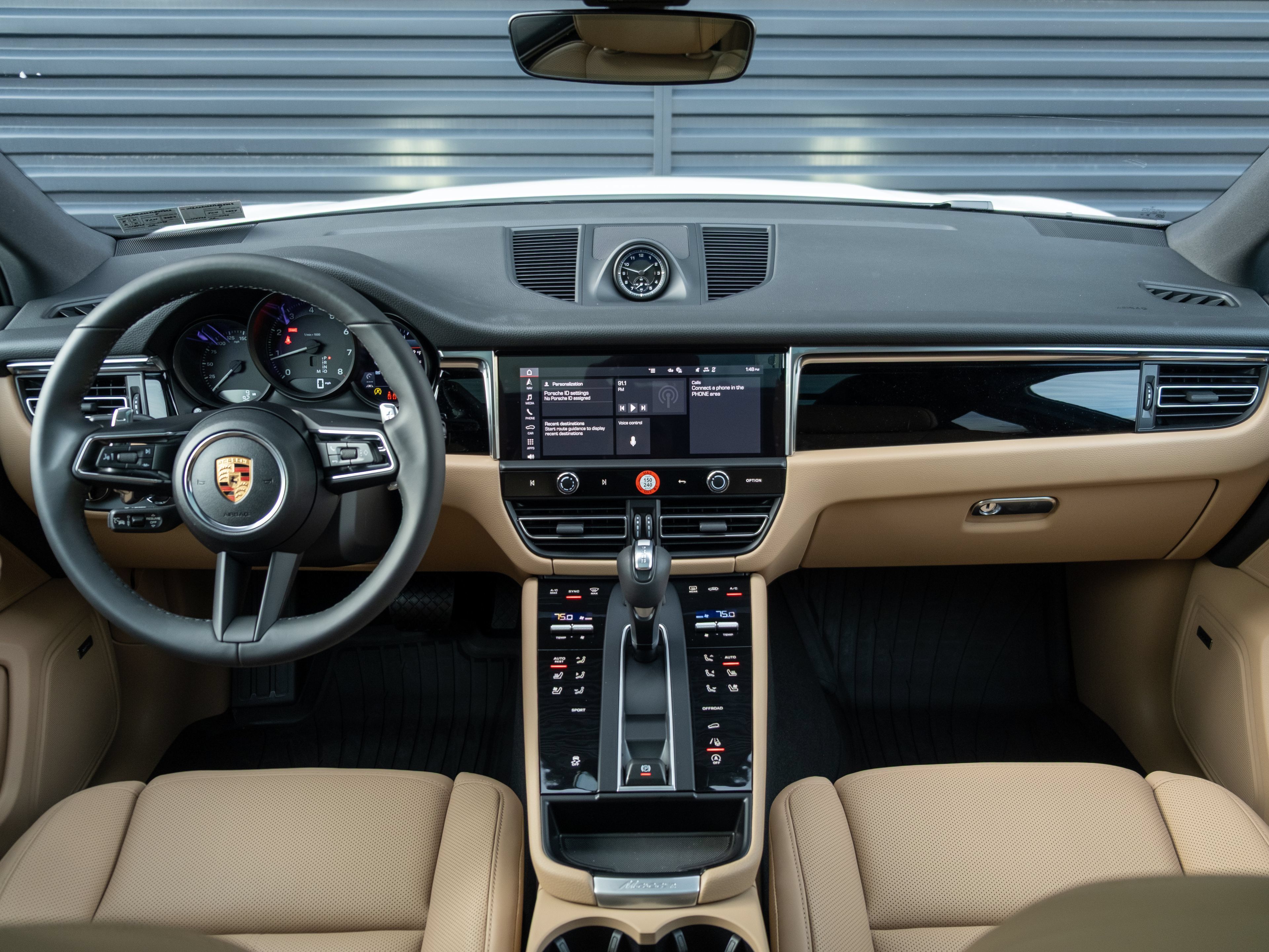Certified 2026 Porsche Macan AWD/4WD image 6