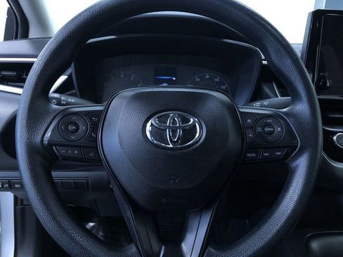 Used 2025 Toyota Corolla LE image 24