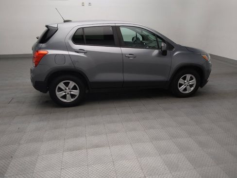 Used 2020 Chevrolet Trax LS w/ Tint and Cruise Package FWD image 10