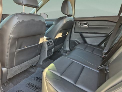 Certified 2021 Nissan Rogue SV w/ Premium Package FWD image 18