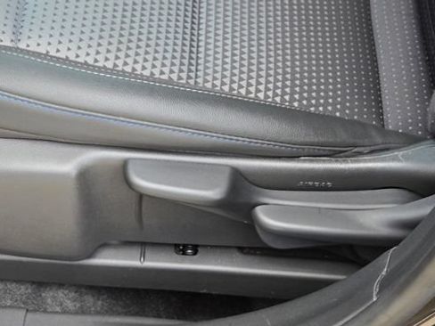 Used 2024 Chevrolet Trax LT FWD image 14