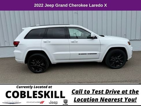 Used 2022 Jeep Grand Cherokee Laredo AWD/4WD image 5