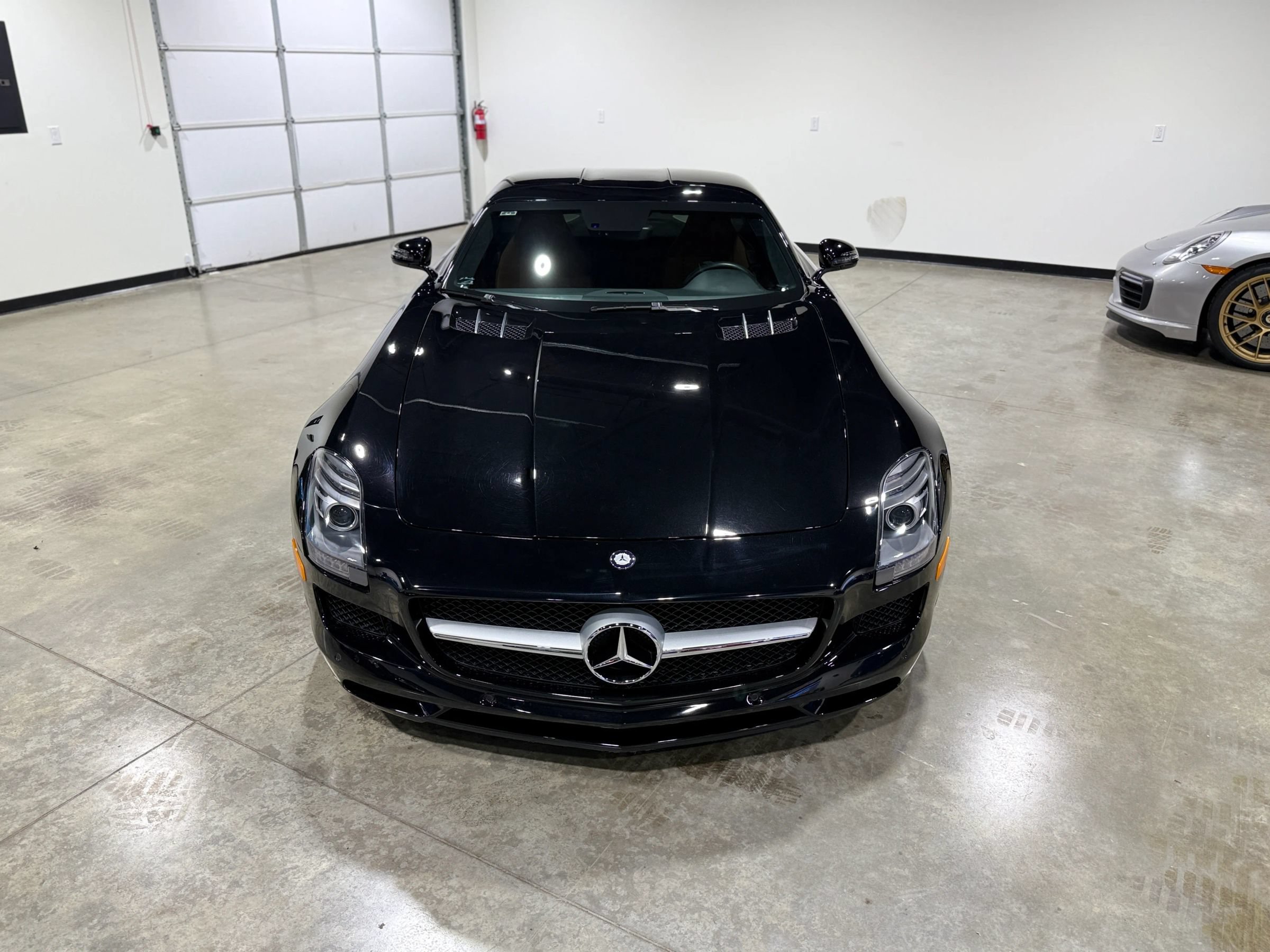 Used 2011 Mercedes-Benz SLS AMG Coupe image 4