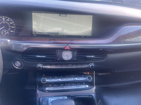 Used 2017 Genesis G90 3.3T Premium image 4