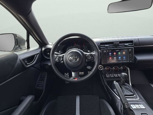 Used 2023 Toyota GR86 Premium image 13