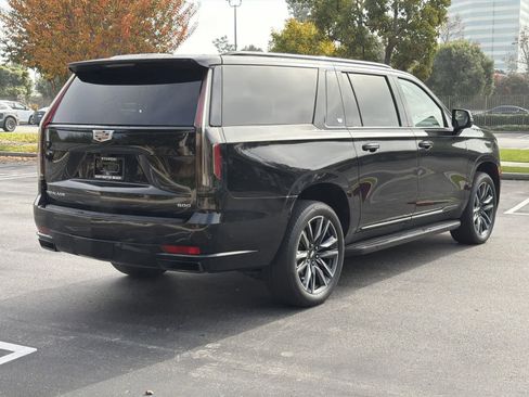 Used 2023 Cadillac Escalade ESV Sport image 4