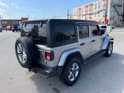 Used 2021 Jeep Wrangler Unlimited Sahara AWD/4WD image 5