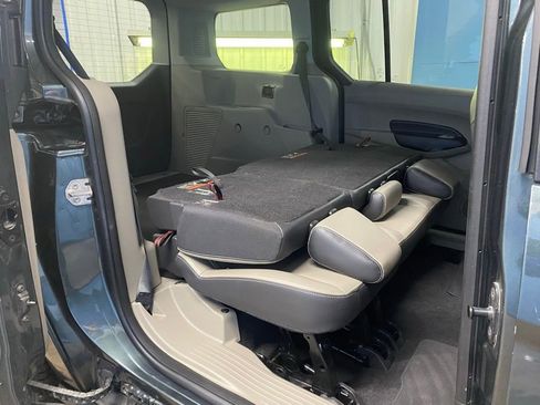 Used 2017 Ford Transit Connect XLT image 43