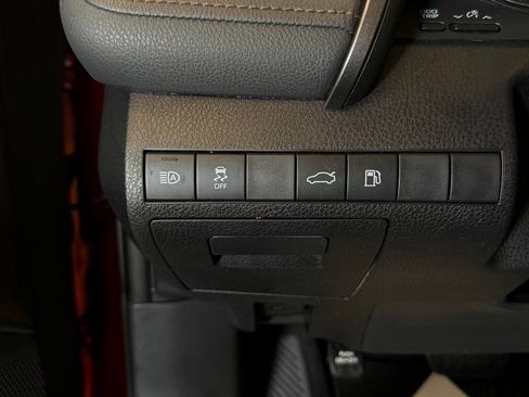 Used 2018 Toyota Camry LE FWD image 17
