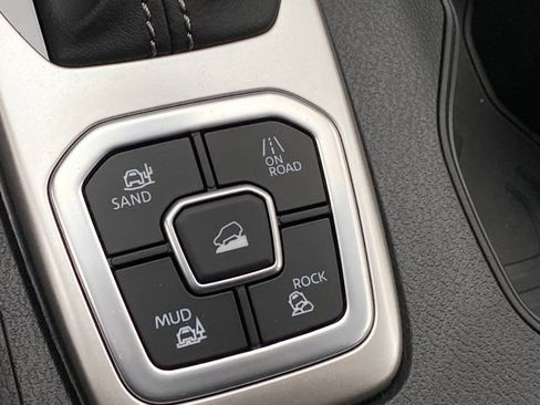 New 2026 Nissan Frontier SV w/ SV Convenience Package image 18