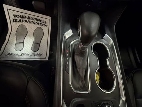 Used 2023 Chevrolet Traverse LT image 20