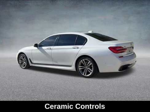 Used 2016 BMW 750i xDrive AWD/4WD image 18