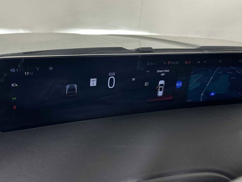 Used 2025 Ford Expedition Max Platinum w/ Driver's Package image 32