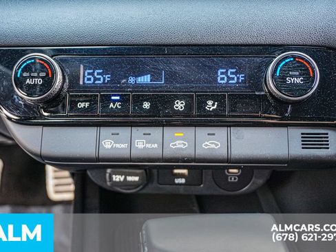 Used 2025 Hyundai Elantra Sport FWD image 39