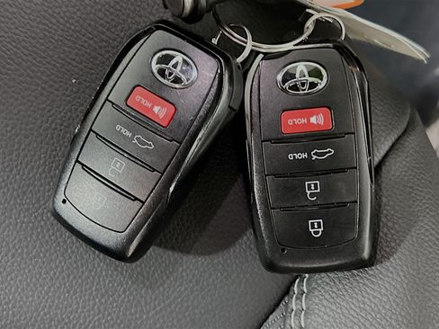 Used 2025 Toyota Camry SE FWD image 36