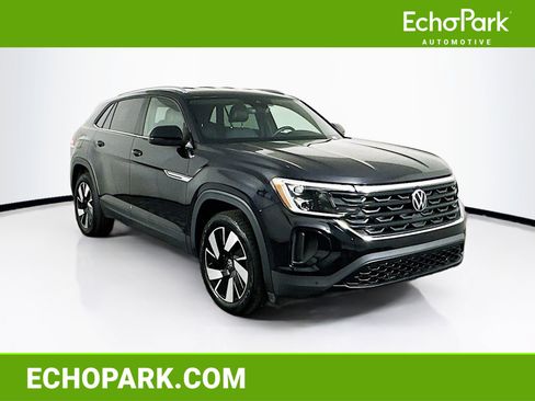 Used 2024 Volkswagen Atlas Cross Sport SE image 1