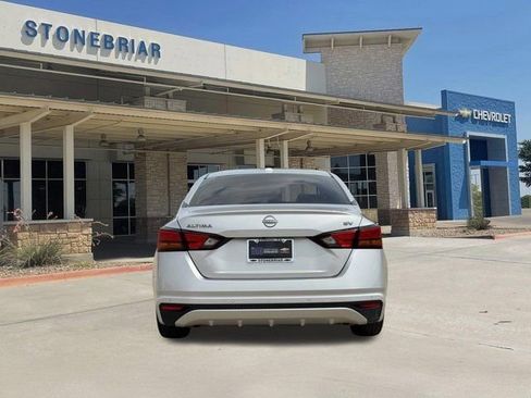 Used 2024 Nissan Altima 2.5 SV image 6