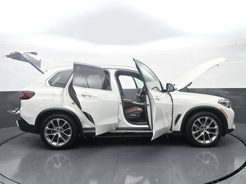 Used 2023 BMW X5 xDrive40i w/ Luxury Seating Package AWD/4WD image 44