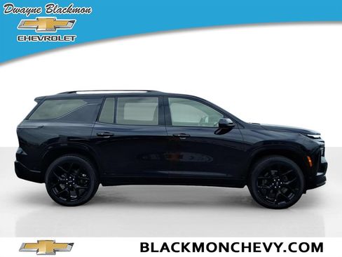 Used 2024 Chevrolet Traverse RS w/ LPO, Floor Liner Package AWD/4WD image 2