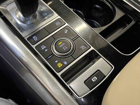 Used 2021 Land Rover Range Rover Sport HSE image 28