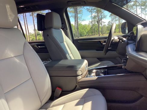 New 2026 Chevrolet Tahoe Z71 w/ Z71 Off-Road Package image 25