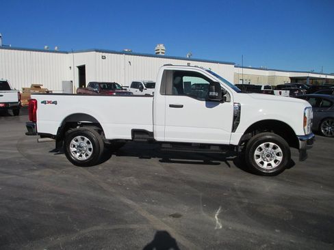 Used 2024 Ford F350 XLT w/ Snow Plow Prep Package image 4
