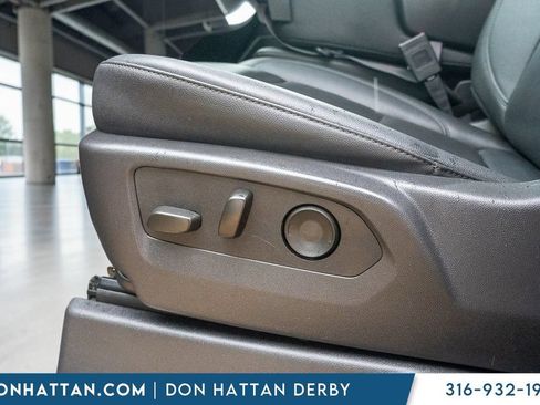 Used 2025 GMC Sierra 1500 SLT AWD/4WD image 15