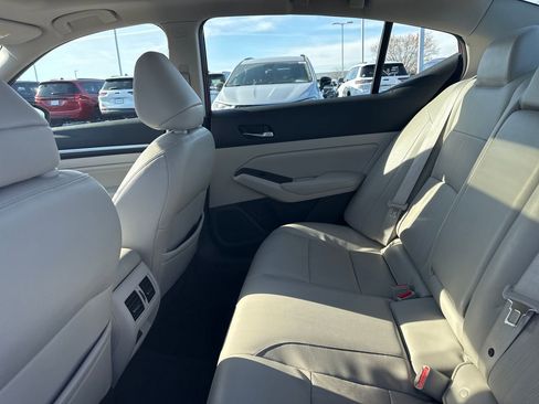 Used 2019 Nissan Altima 2.5 Platinum image 15