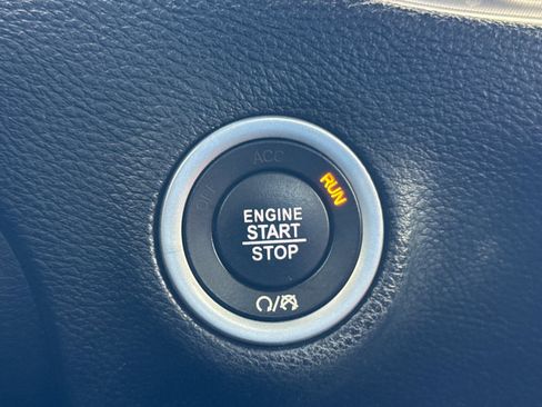 Used 2019 Dodge Challenger SXT RWD image 17