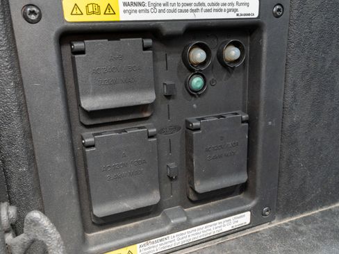 Used 2021 Ford F150 Limited image 12