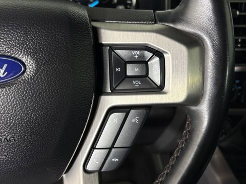 Used 2019 Ford F150 Platinum w/ Equipment Group 701A Luxury AWD/4WD image 18