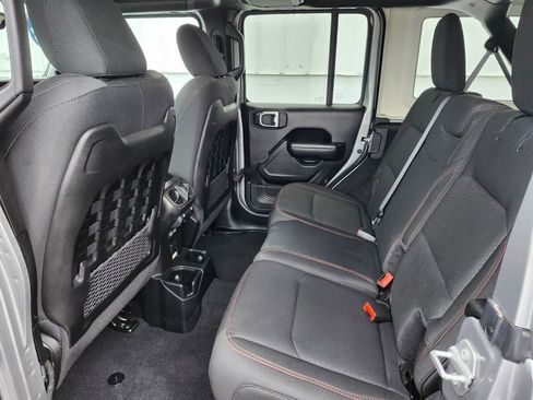 Used 2021 Jeep Wrangler Unlimited Rubicon image 16