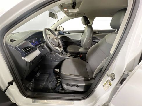 Used 2022 Volkswagen Taos SE image 21