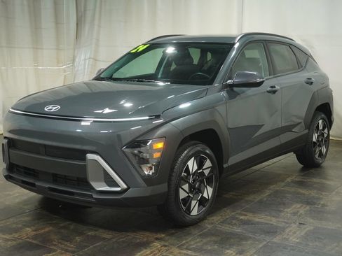 Used 2024 Hyundai Kona SEL w/ Convenience Package AWD/4WD image 2